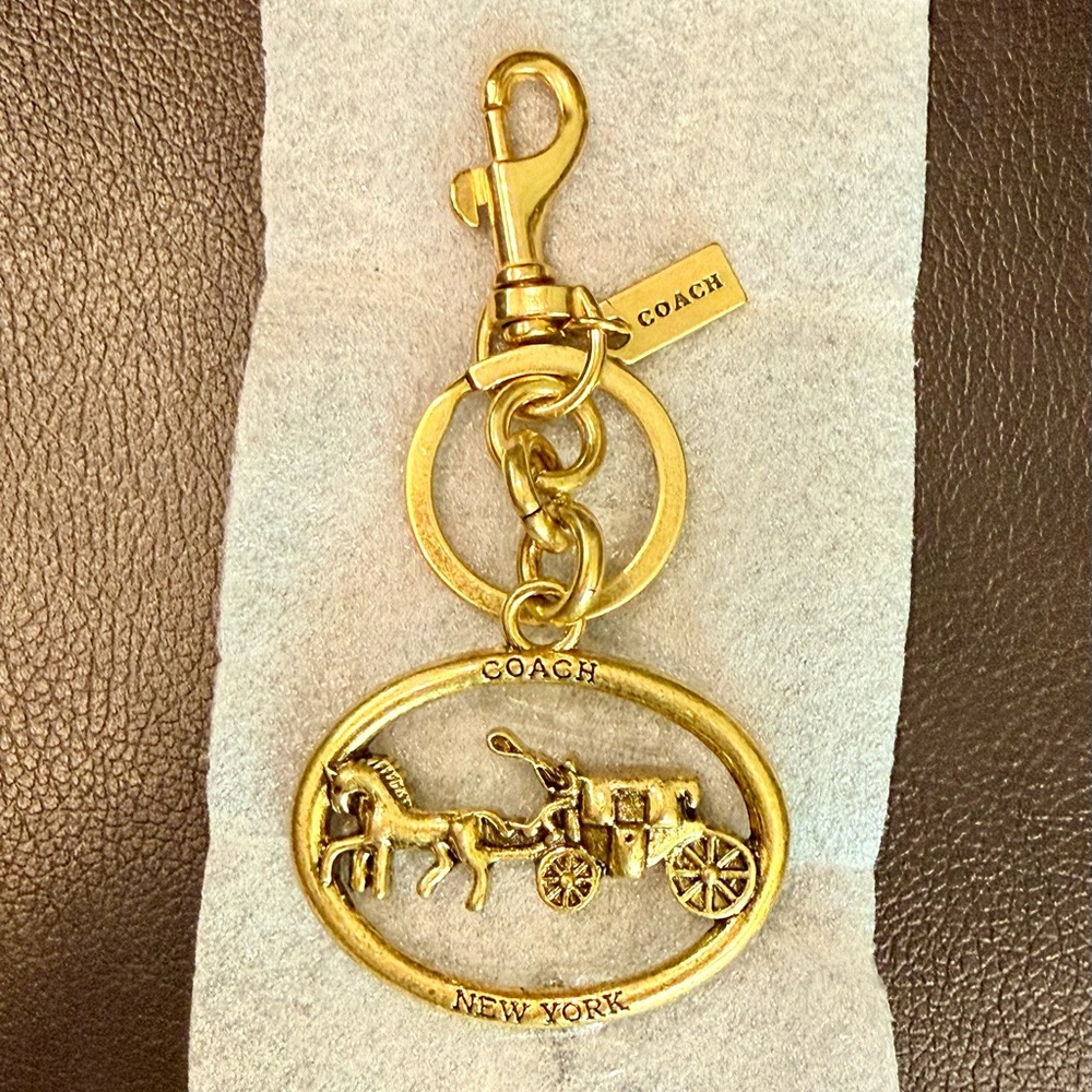 COACH Signature Horse & Carriage Bag Charm Gold Style 5397 Key Ring Holder - Picture 6 of 8